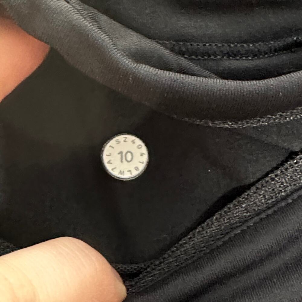 LULULEMON Run Times Short II 4" Luminosity Foil Print Black Silver {Q51} - Picture 8 of 9